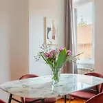 דירה Iflat Spanish Steps Chic & Warming Hideaway