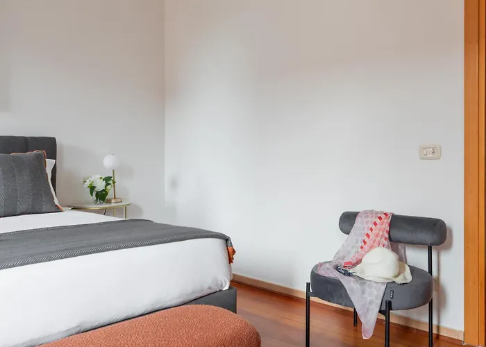 Iflat Spanish Steps Chic & Warming Hideaway