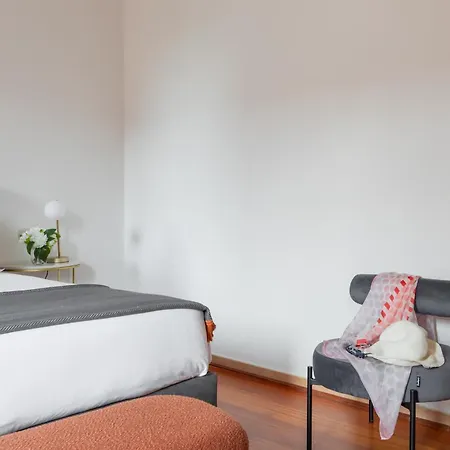 Iflat Spanish Steps Chic & Warming Hideaway